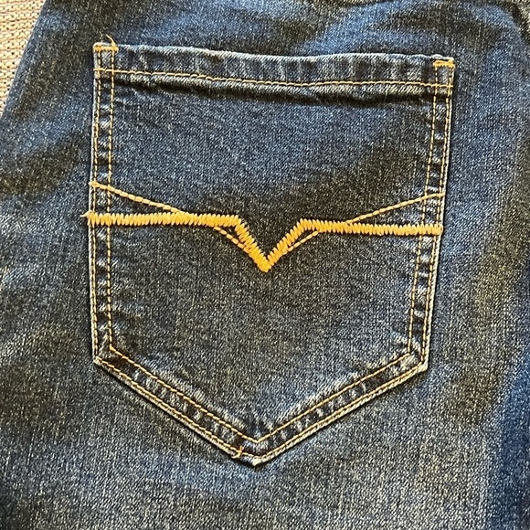 WJ3. Guess Men's Slim Fit Denim Shorts Rip And Repair Size 29 - Picture 9 of 9